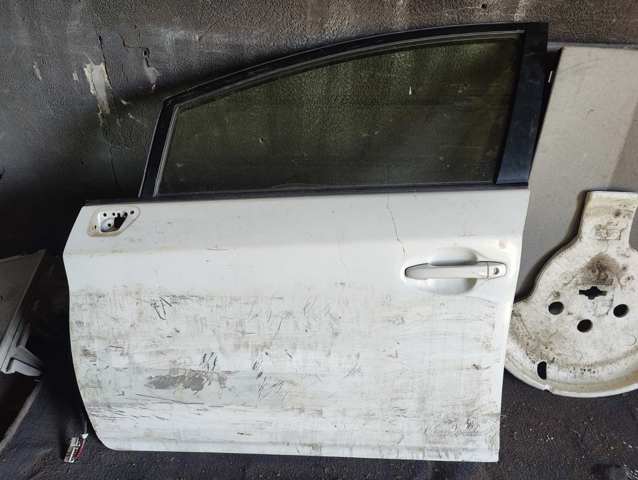 Дверь передня ліва 6700247070 TOYOTA