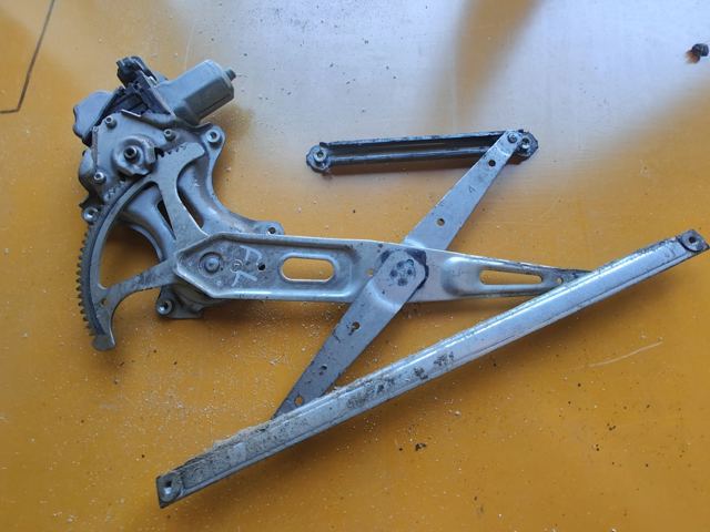 Склопідйомник з електродвигуном 6980252070 TOYOTA