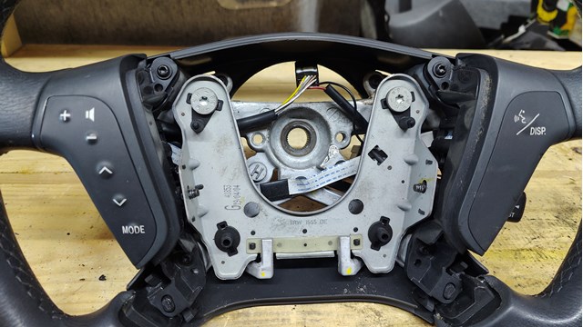 Блок кнопкових перемикачів кермового колеса 8425020010 TOYOTA