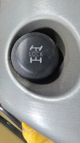 Кнопка повного приводу 8472442020 TOYOTA