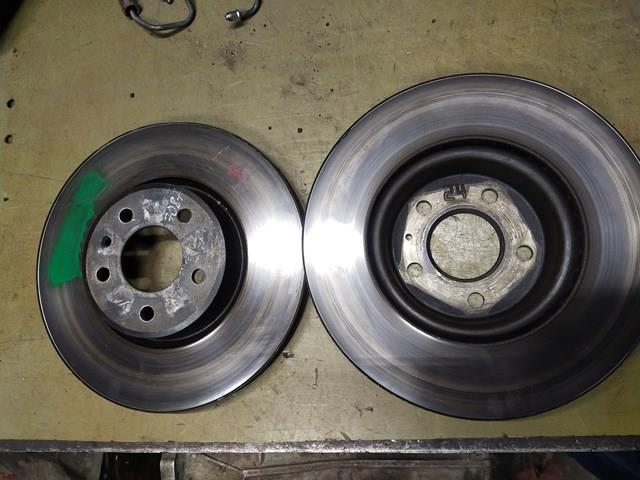 Гальмо дискове переднє 8W0615301H VAG