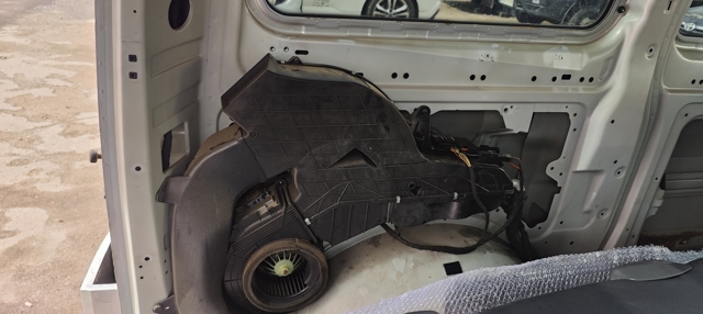 Реле обігрівача задній A0008210792 MERCEDES