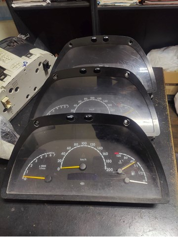 Щиток приладів A0014461221 MERCEDES