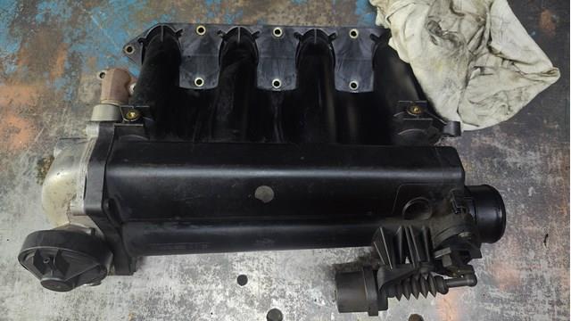 Колектор впускний A6110981907 MERCEDES