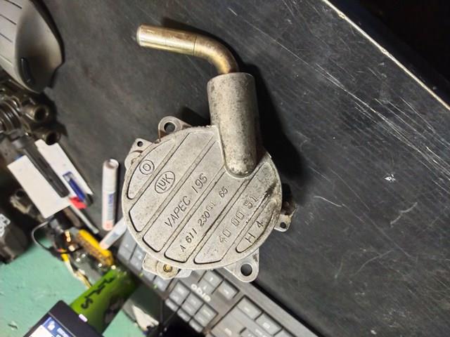 Насос вакуумний A6112300165 MERCEDES