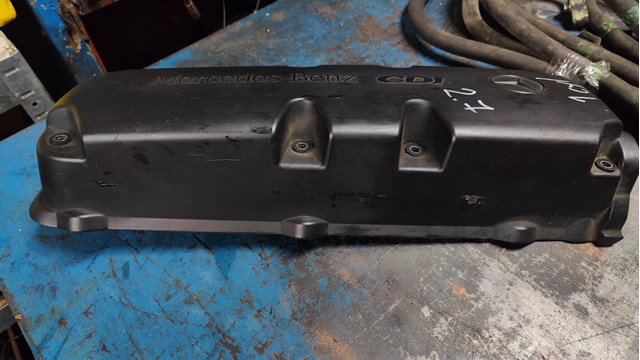 Кришка двигуна декоративна A6120160424 MERCEDES