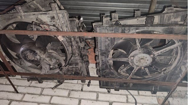 Дифузор радіатора охолодження, в зборі з мотором і крильчаткою A6385000693 MERCEDES