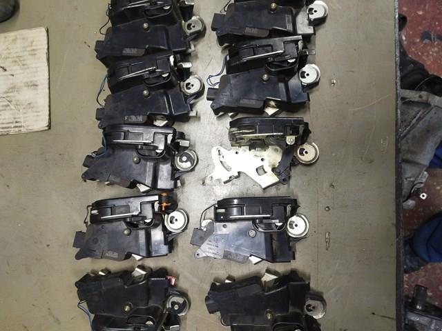 Замок водійських дверей A6397200435 MERCEDES