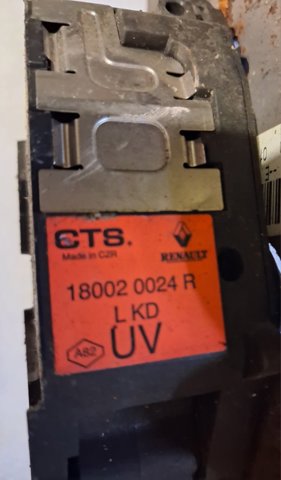 Підаль газу Рено Сценік 3