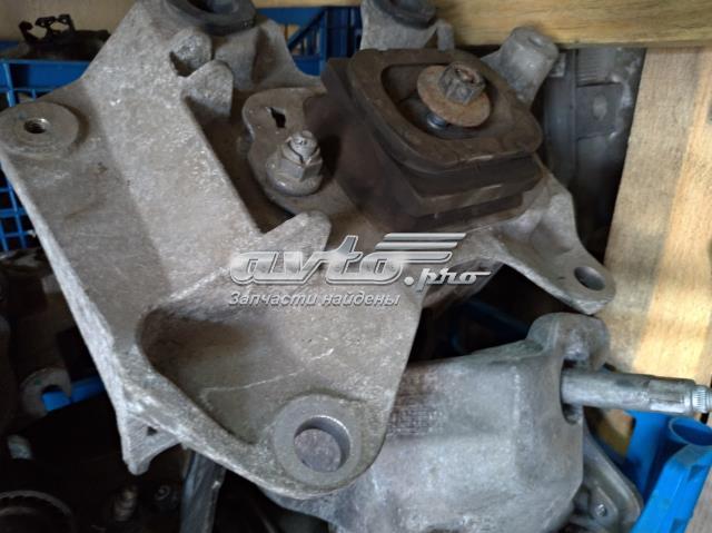Ліва опора двигуна 8200292828 RENAULT