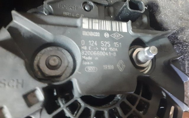 Авто генератор 8200660041 RENAULT