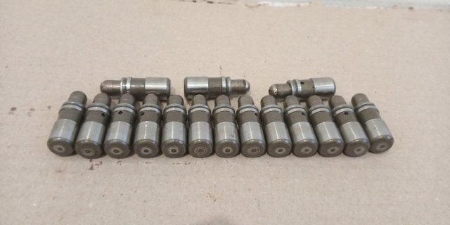 Штовхач клапанів двигуна 1375025010 TOYOTA