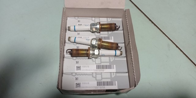 Свіча запалювання A0001590500 MERCEDES