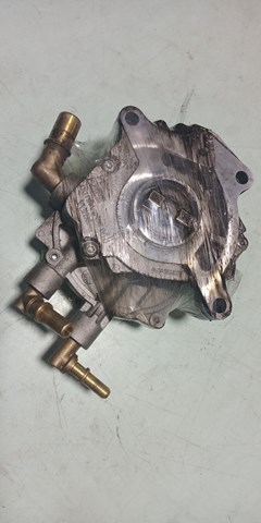 Насос вакуумний LR022758 LAND ROVER