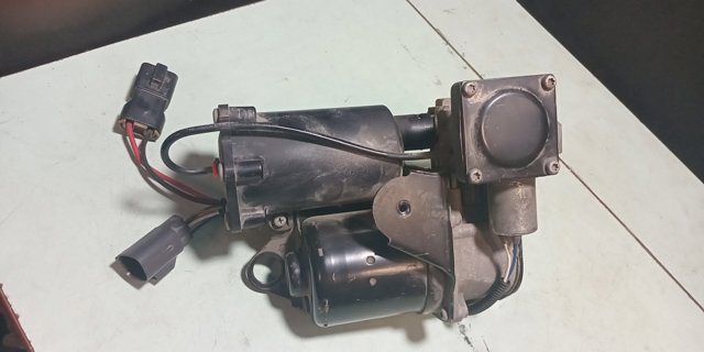 Компресор пневмоподвески LR023964 LAND ROVER