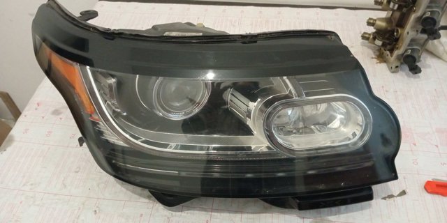 Фара правая LR040673 LAND ROVER