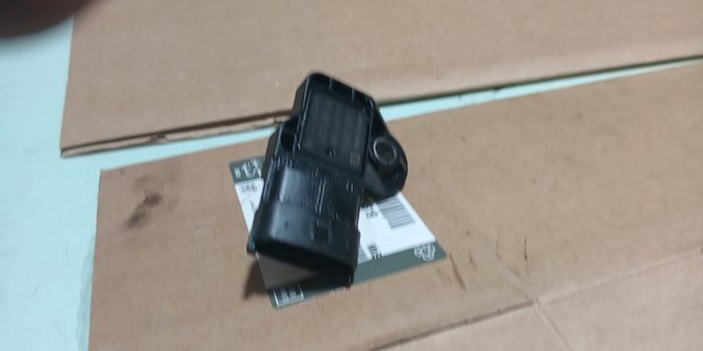 Датчик тиску повітря LR090375 LAND ROVER