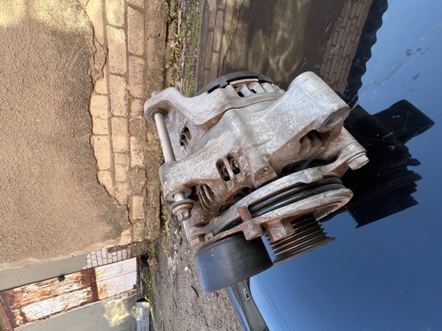 Авто генератор 12318645325 BMW