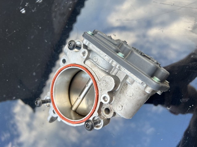 Заслінка повітряна 13548601651 BMW