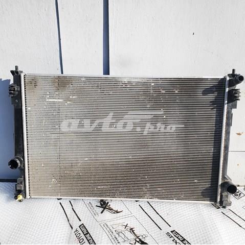 Радіатор системи охолодження двигуна 1640025130 TOYOTA