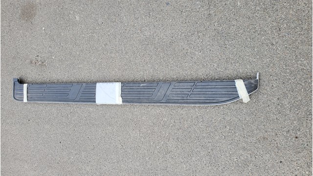 Накладка на поріг права 5178160290 TOYOTA