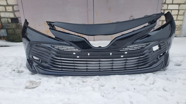 Бампер на авто 521193T935 TOYOTA