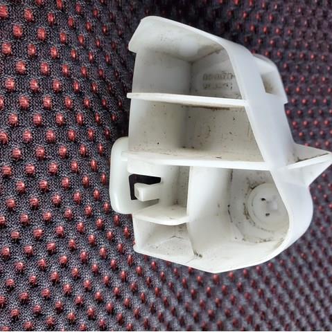 Ліве кріплення заднього бампера 521560D040 TOYOTA