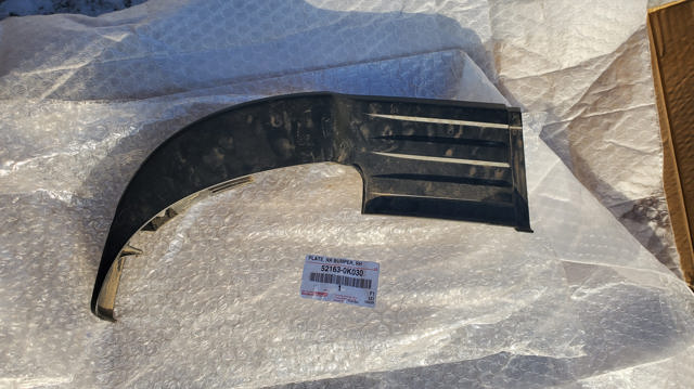Молдинг бампера заднього, правий 521630K030 TOYOTA