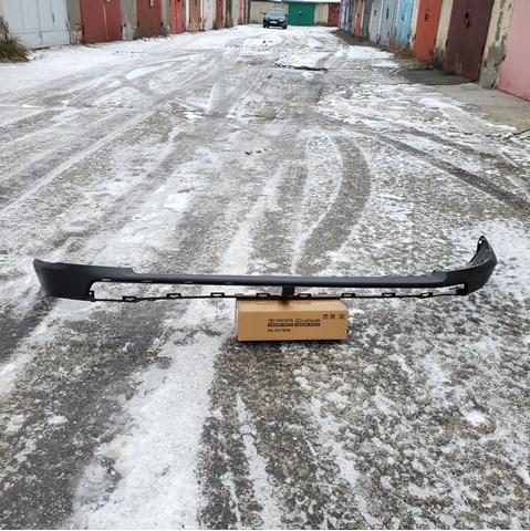 Захисна губа бампера переднього 5241142908 TOYOTA