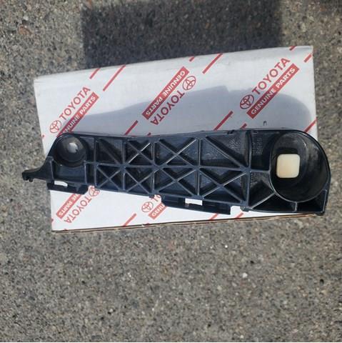 Праве кріплення переднього бампера 5253542021 TOYOTA
