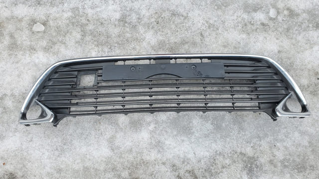 Решітка радіатора 5310233021 TOYOTA