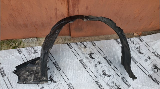 Підкрилки передні праві 53875F4040 TOYOTA