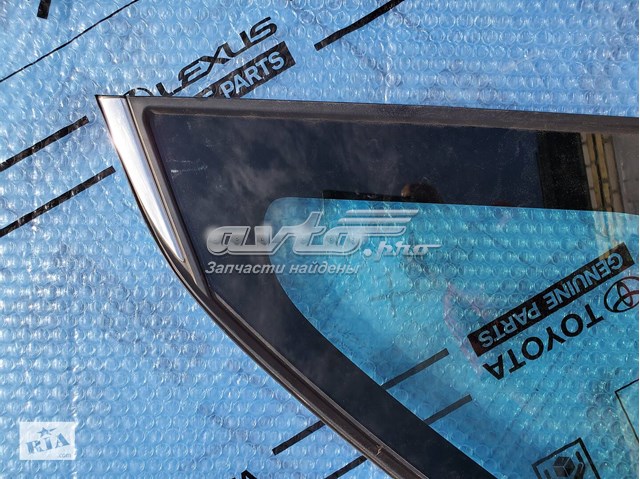 Скло багажного відсіку, праве 6271042310 TOYOTA