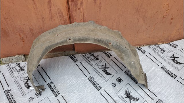 Підкрилок заднього крила, лівий 6563842010 TOYOTA