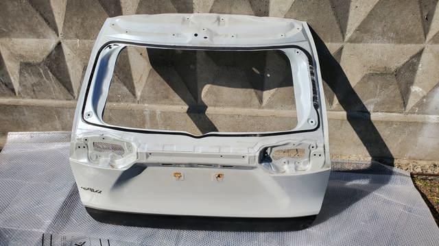 П'яті двері 6700542640 TOYOTA