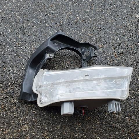 Туманка права 814300E010 TOYOTA