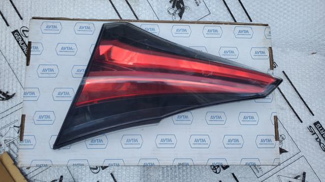Ліхтар задній внутрішній правий 8158042031 TOYOTA