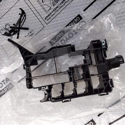 Коробка запобіжників 8274142010 TOYOTA