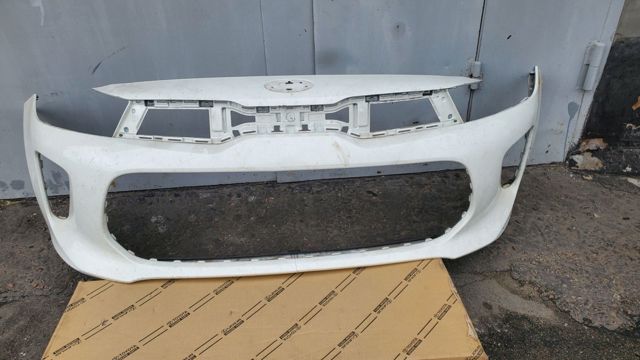 Бампер на авто 86511H8000 HYUNDAI