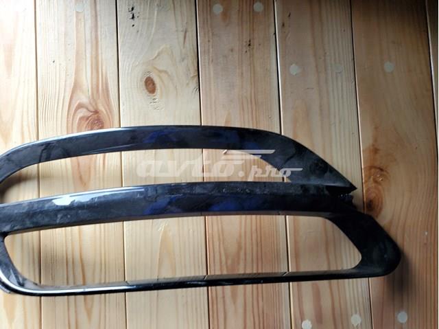 Ободок/окантовка фари противотуманной задньої, правий 86658F1500 HYUNDAI