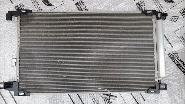 Радіатор кондиціонера 884A033010 TOYOTA