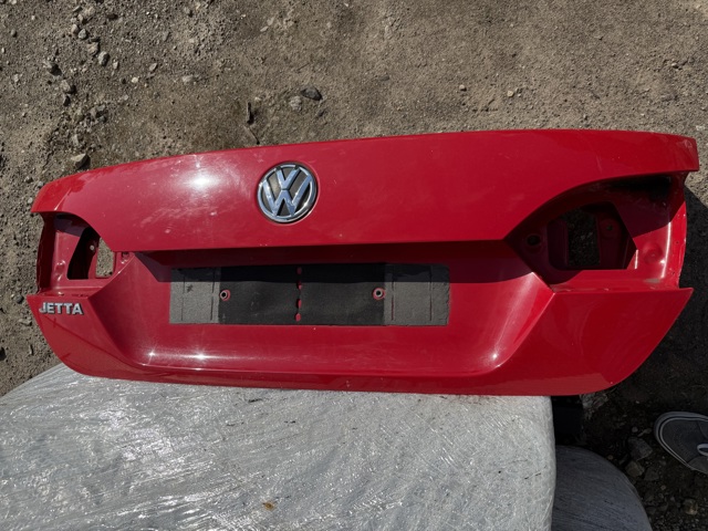 Кришка багажника кузова 5C6827025A VAG