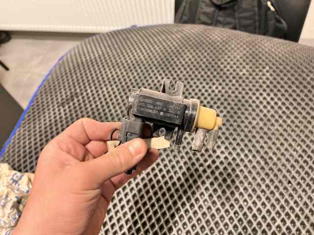 Клапан соленоїд регулювання заслонки EGR 1K0906627A VAG