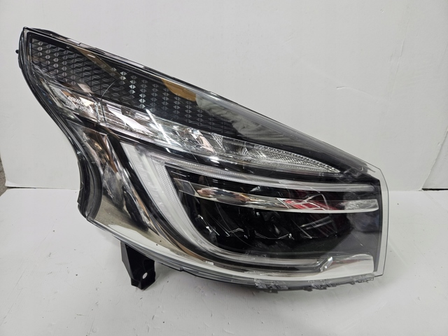 Фара правая 260103799R RENAULT
