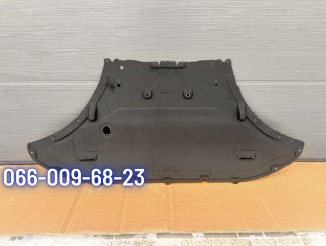 Щит запобіжний 4M0825235M VAG