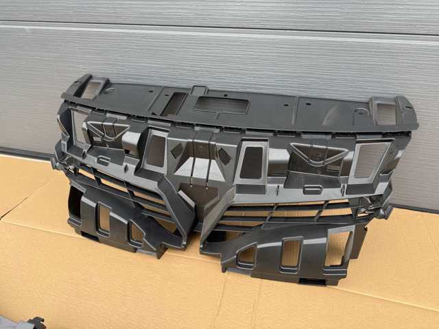 Облицювання радіатора 620363078R RENAULT