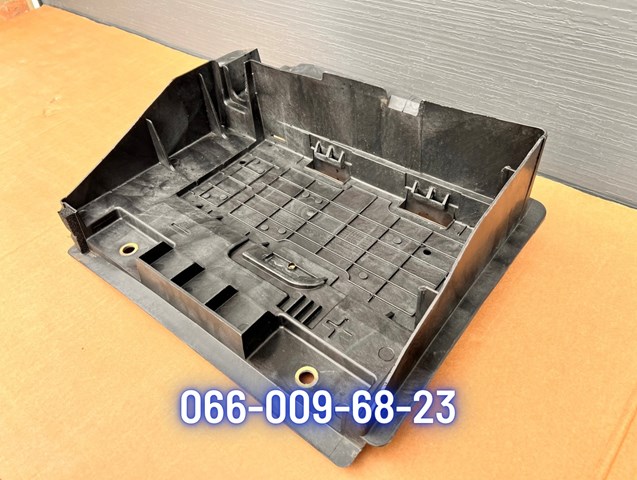 Кріплення / підставка акумулятора (АКБ) 648600377R RENAULT