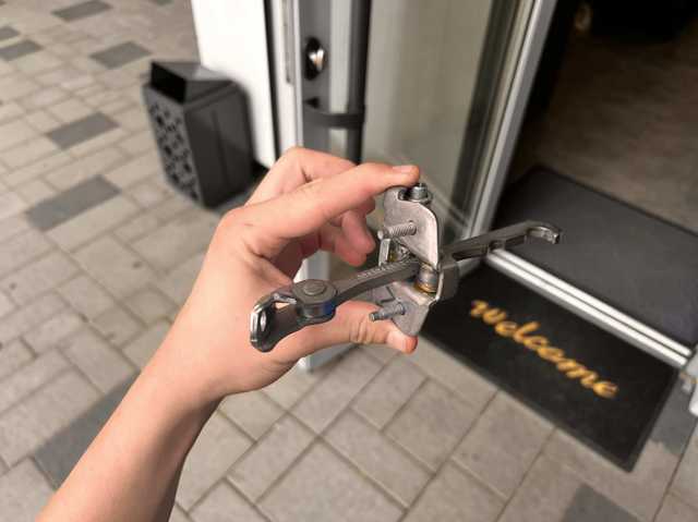 Обмежувач відкриття дверей, передній 804304453R RENAULT