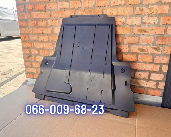 Захист піддона двигуна 8200368372 RENAULT