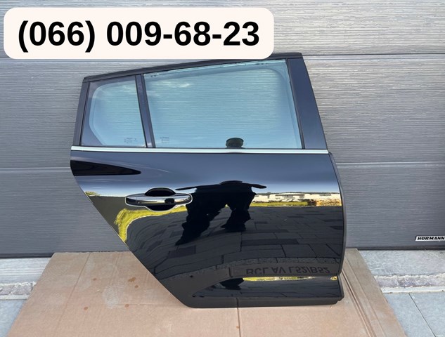 Двері задні, праві 821006310R RENAULT